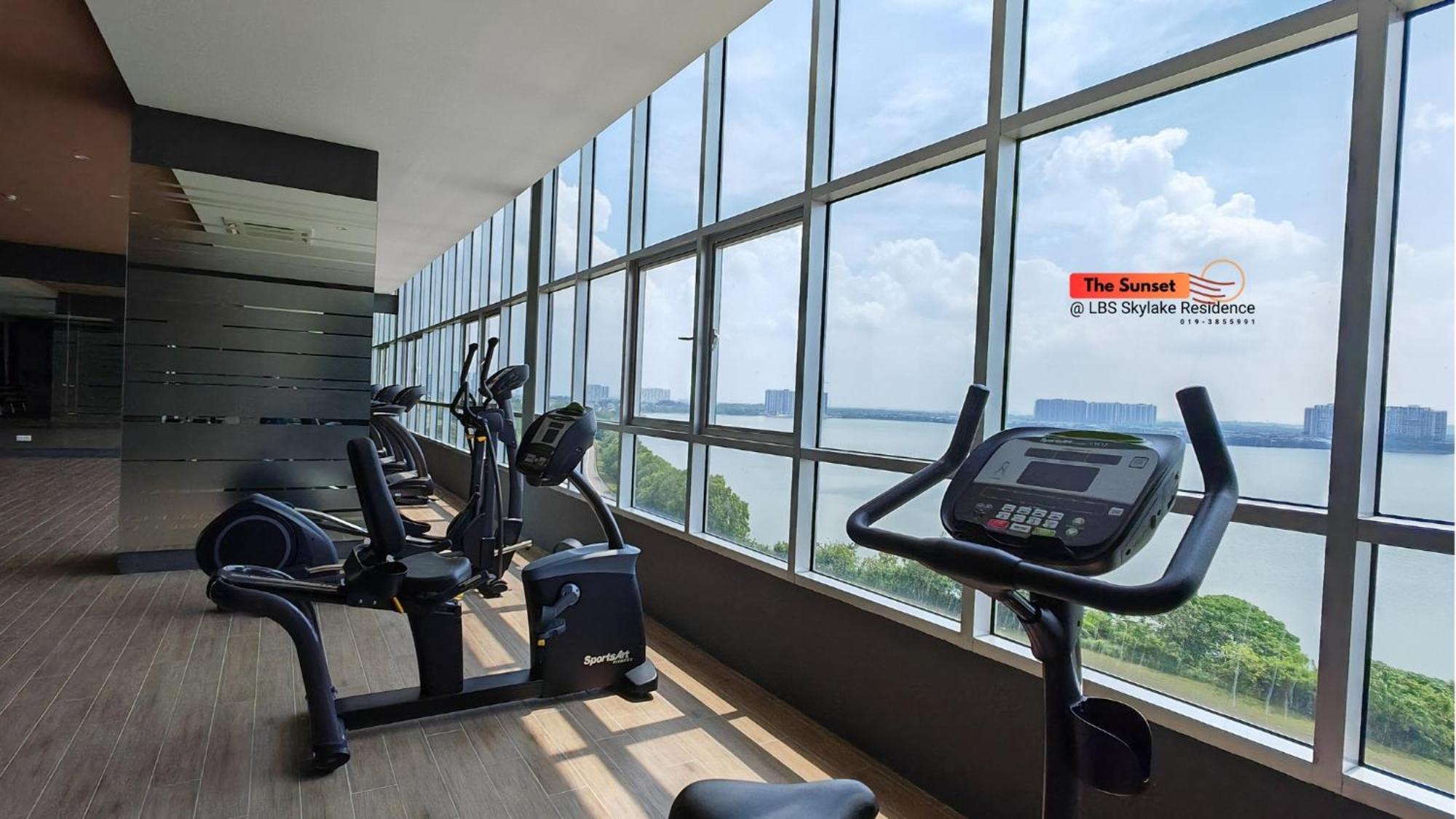 The Sunset - Lbs Skylake Residence Puchong Extérieur photo